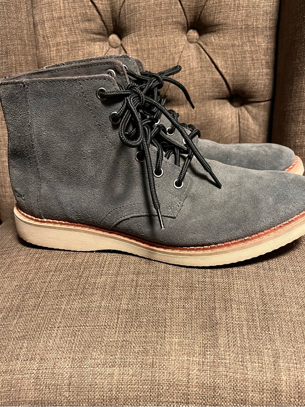 Toms Porter Men's Gray Suede Chukka Boots size 10.5